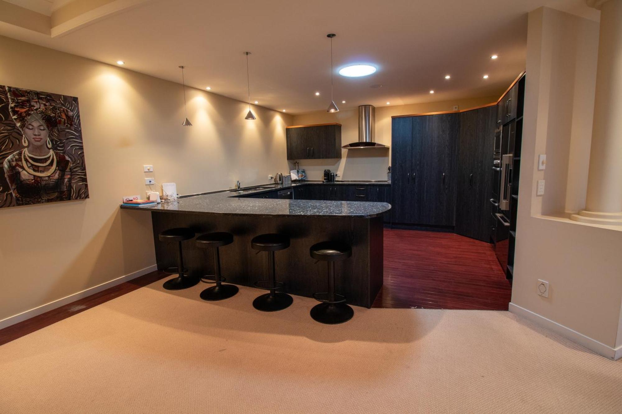 Large Luxury Apartment Located Right In Town تاوبو المظهر الخارجي الصورة