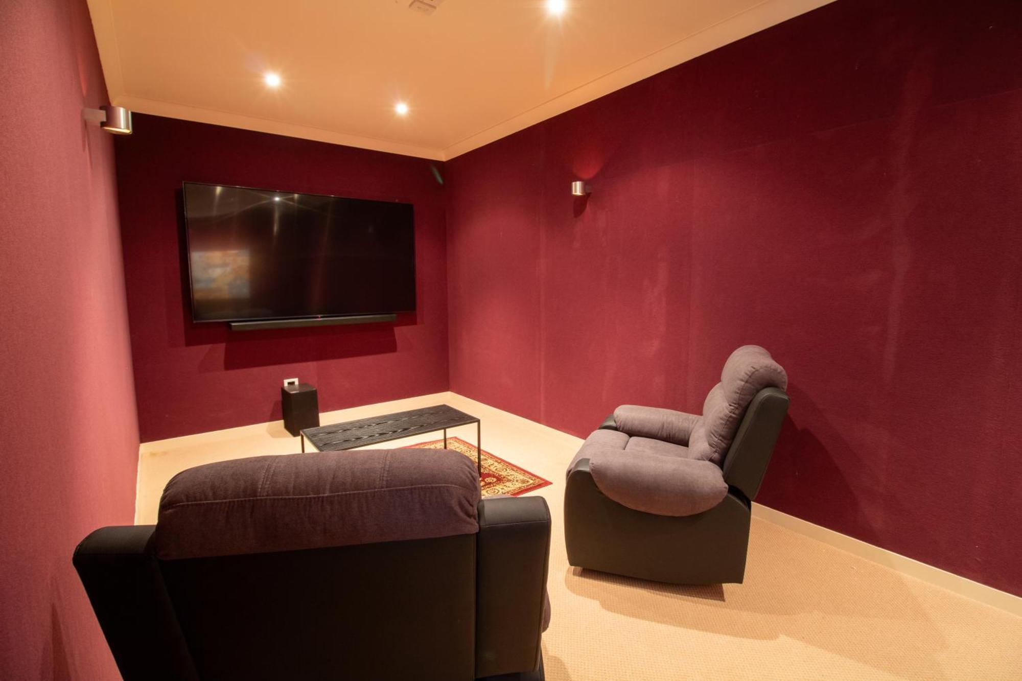 Large Luxury Apartment Located Right In Town تاوبو المظهر الخارجي الصورة