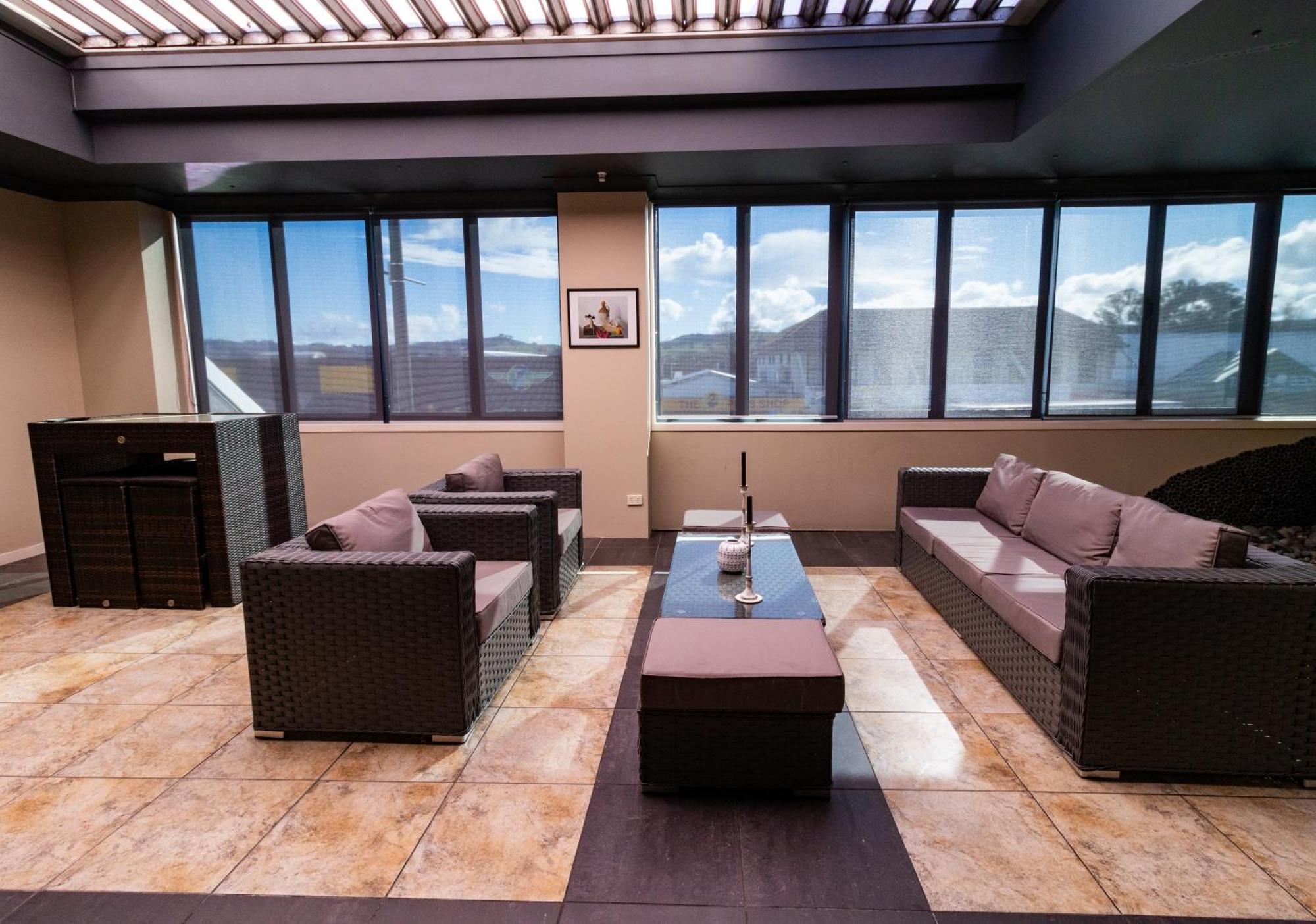 Large Luxury Apartment Located Right In Town تاوبو المظهر الخارجي الصورة