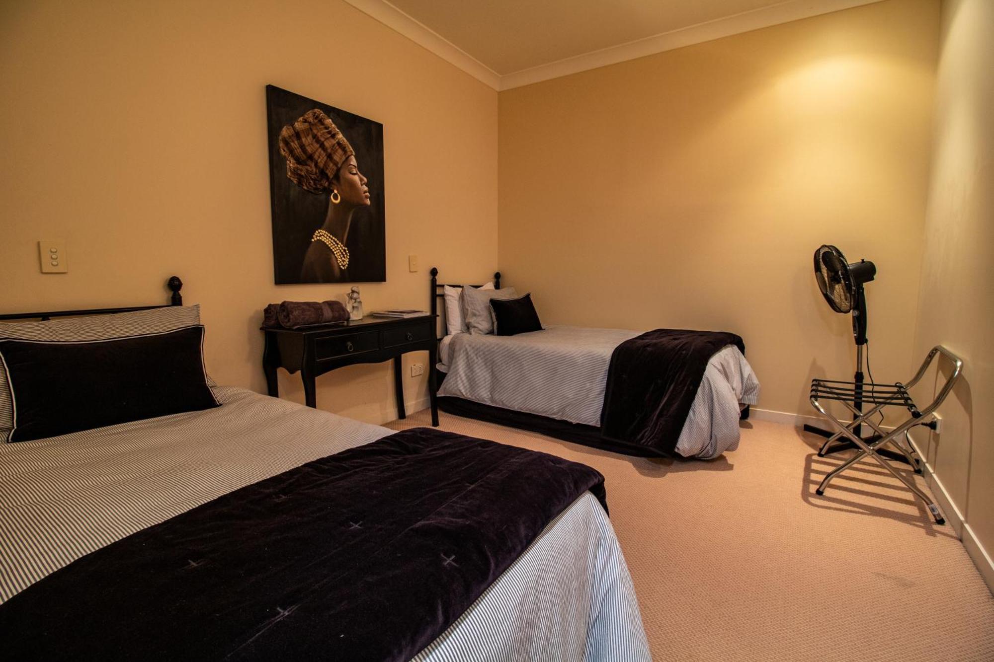 Large Luxury Apartment Located Right In Town تاوبو المظهر الخارجي الصورة
