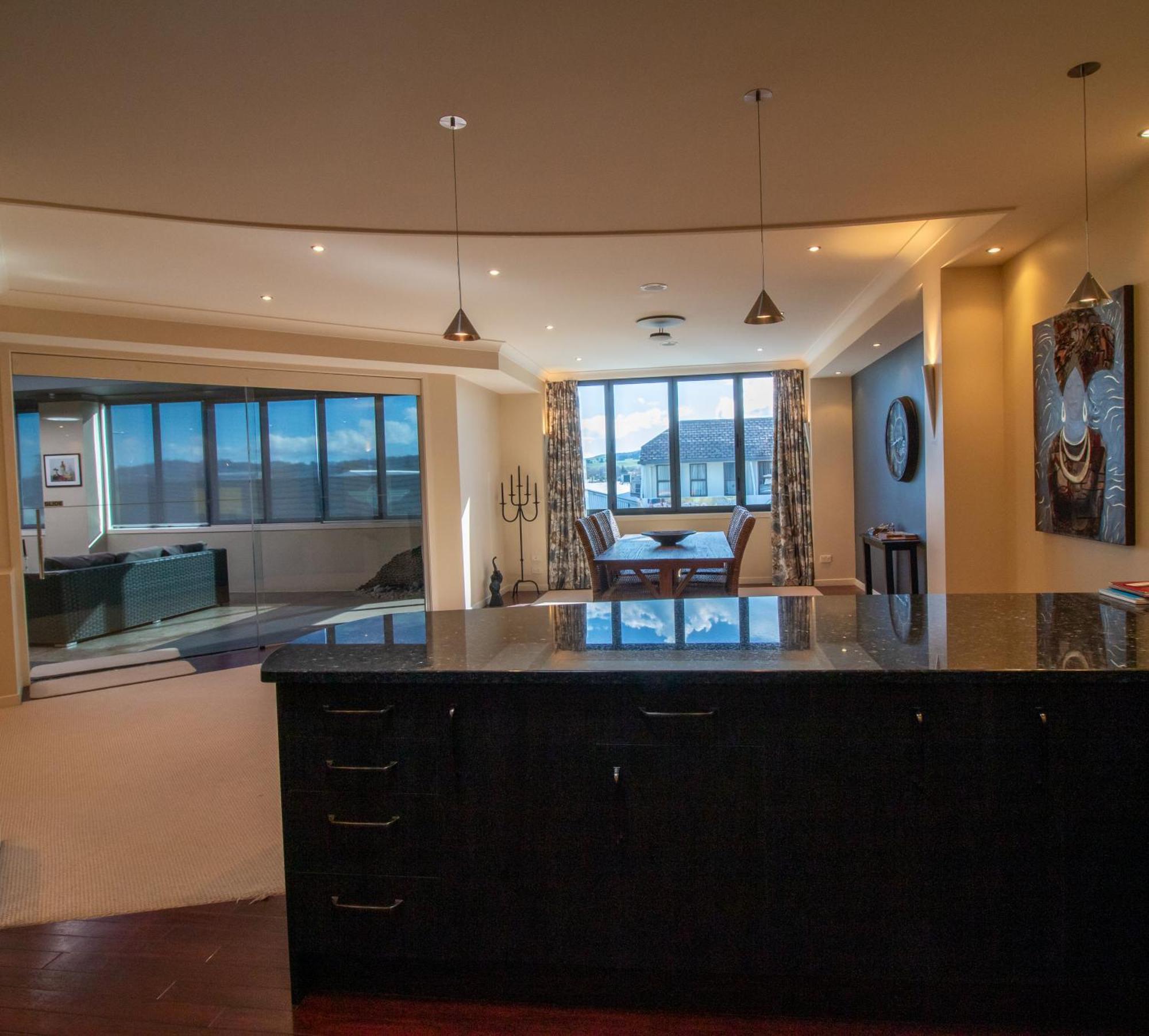 Large Luxury Apartment Located Right In Town تاوبو المظهر الخارجي الصورة